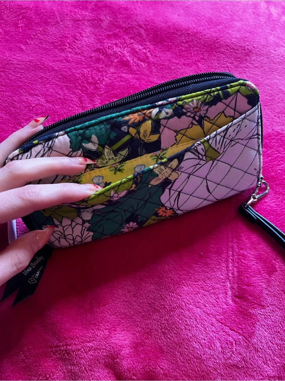 Bloom Boom Accordion Wristlet- Vera Bradley 2021 - Picture 4 of 6